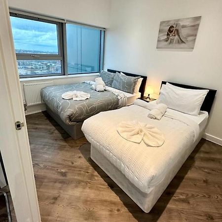 Alarabi Apartments-Two Bedrooms Apartment Croydon Eksteriør billede