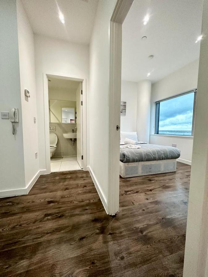 Alarabi Apartments-Two Bedrooms Apartment Croydon Eksteriør billede